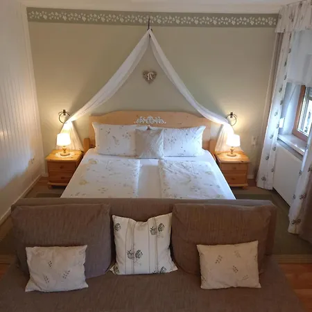 Winzerhof Fleischmann بيت ضيافة 3*